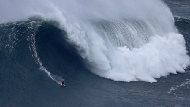 Circuito Mundial de Surfe chega aos Supertubos de Portugal