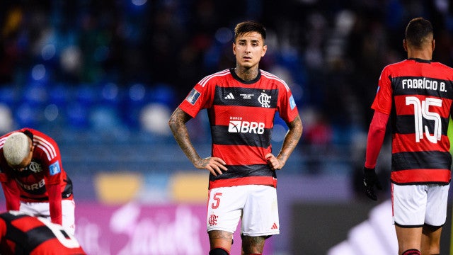 Flamengo vence Vasco e vai jogar pelo empate no domingo para ir à final