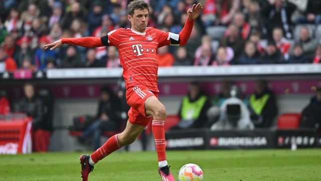 Bayern de Munique cede a virada ao Leverkusen e deixa Dortmund na ponta do Alemão