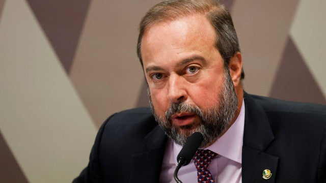 Ministro insiste em levar bolsonaristas para o governo Lula e irrita petistas