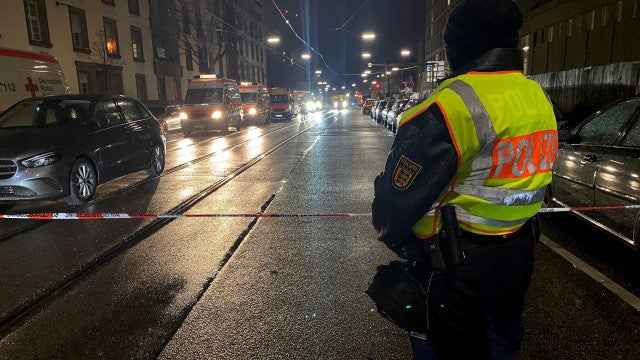 Homem armado faz reféns em farmácia na Alemanha