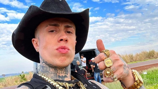 MC Daniel é agredido com garrafada no rosto durante show