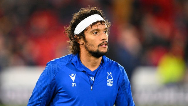 Scarpa volta a jogar pelo Nottingham Forest após divulgação de golpe
