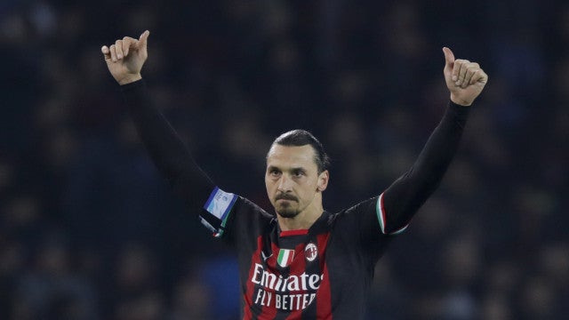 Ibrahimovic marca, mas Milan perde para Udinese no Campeonato Italiano