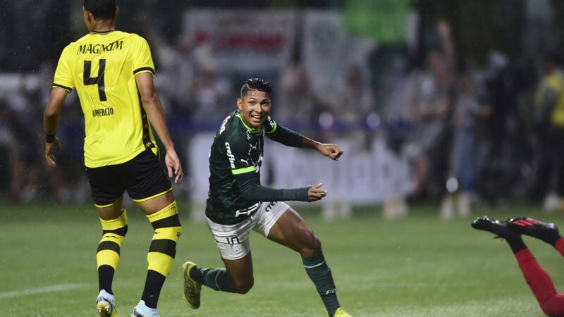 Com gol de Rony, Palmeiras vence o São Bernardo e avança no Paulistão