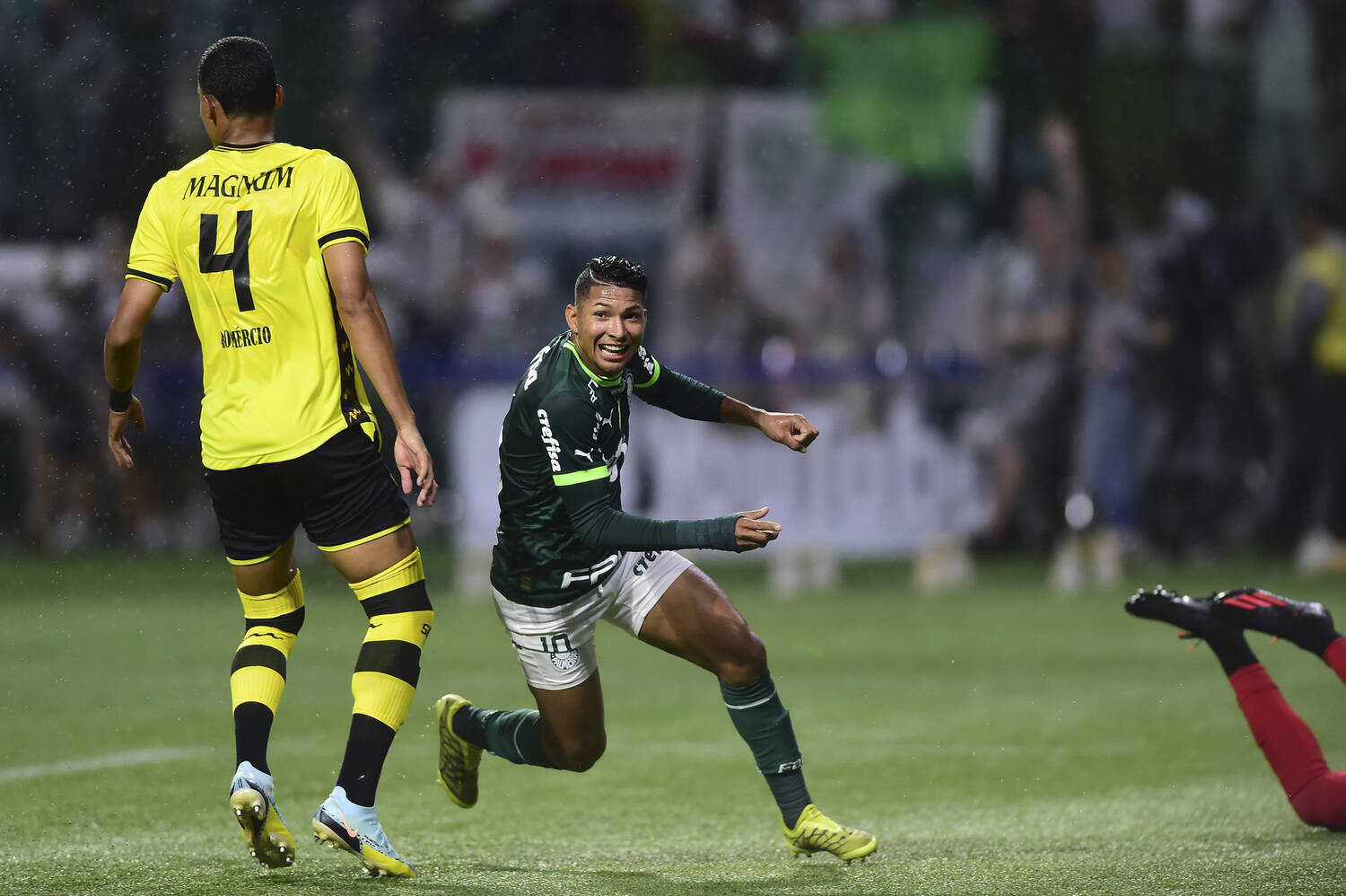 Com gol de Rony, Palmeiras vence o São Bernardo e avança no Paulistão