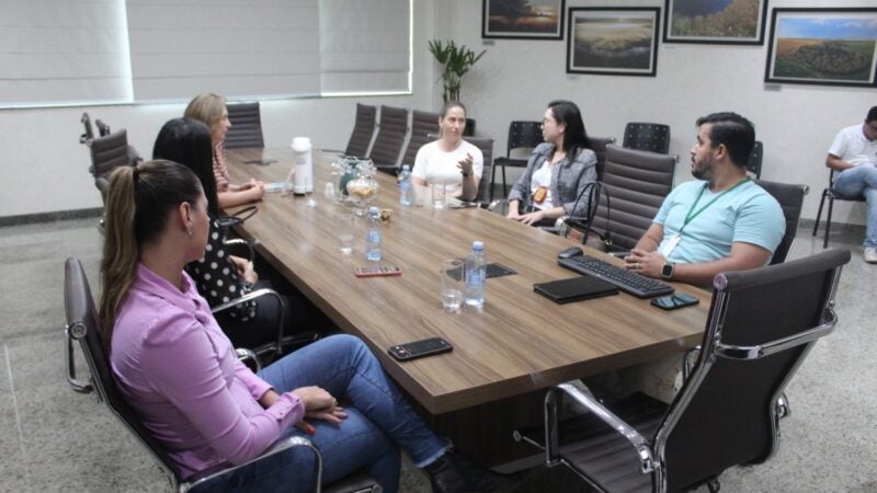 Delegada de Sorriso se reúne com secretaria de Assistência Social de Lucas sobre recurso do “botão do pânico”