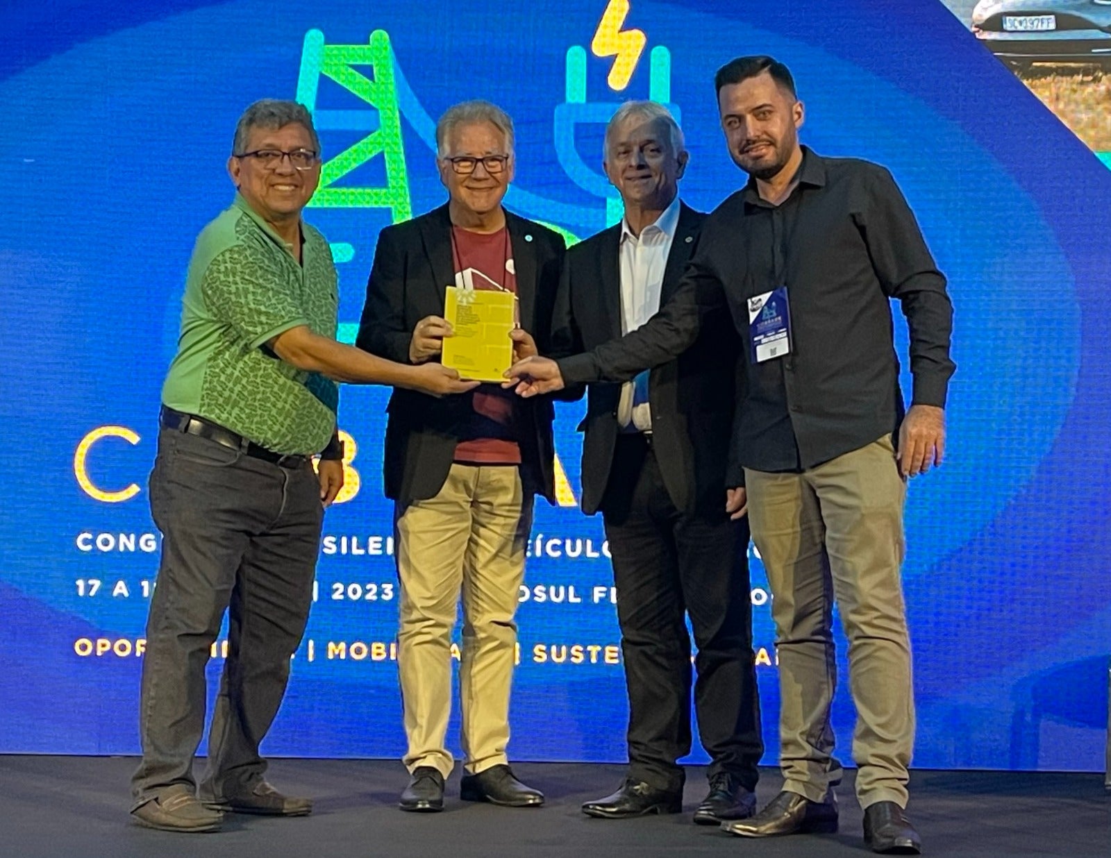 Crea-MT presente em Congresso Brasileiro de Veículos Elétricos realizado em Florianópolis