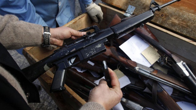 Polícia lança caça a suspeito após morte de 5 pessoas em tiroteio nos EUA