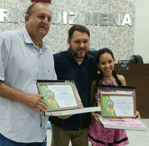 Presidente Valcimar Homenageia Servidores da Comunicação Gerson e Zulene