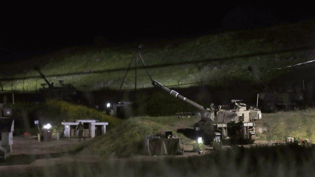 Israel lança ataques contra Líbano, explosões registadas no sul do país