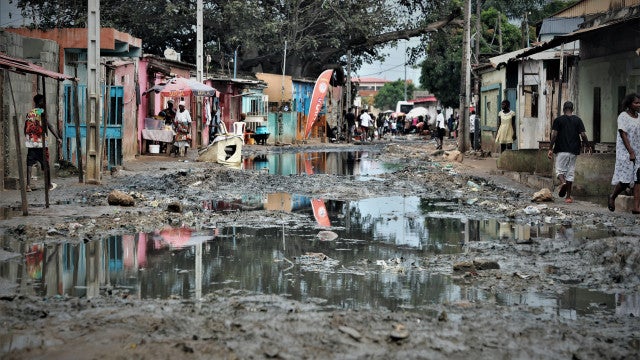 Cinco pessoas morrem em Luanda devido às fortes chuvas de terça-feira