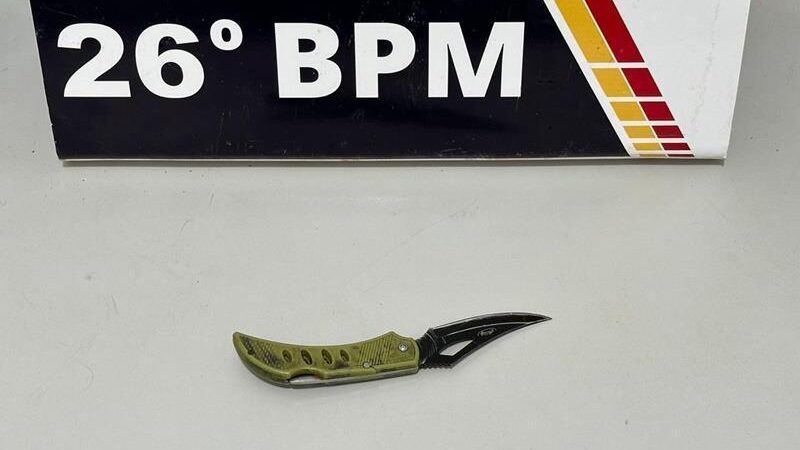 Estudante é flagrado com canivete durante ação social da PM em escola de MT
