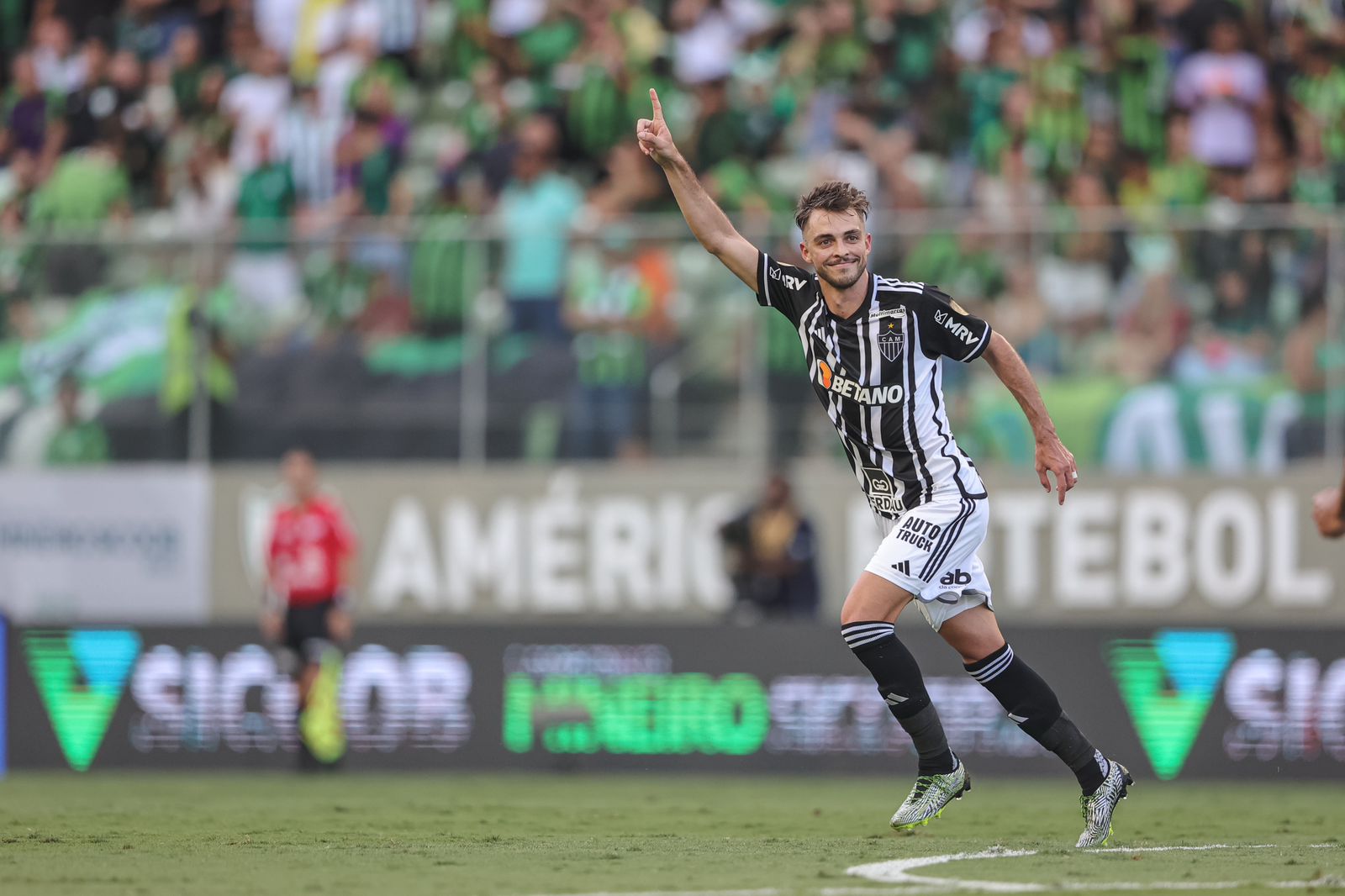 Hyoran comemora mais um título com a camisa do Galo e fala em ‘merecimento’