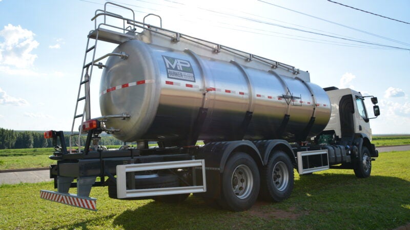 Tanque para abastecimento rápido de pulverizadores é lançamento na Agrishow