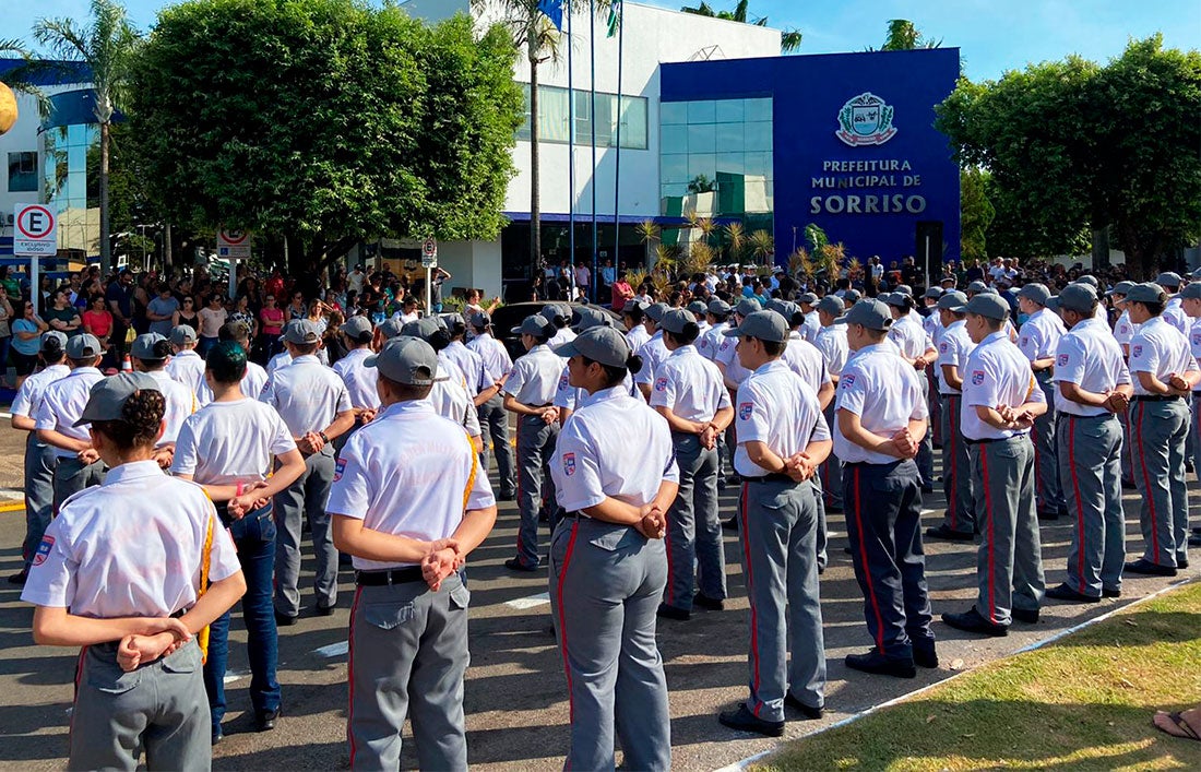 Secretário confirma a prefeito implantação de escola militar em Guarantã