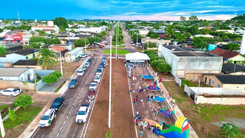 Prefeito inaugura pavimentação em uma das principais avenidas de Colíder