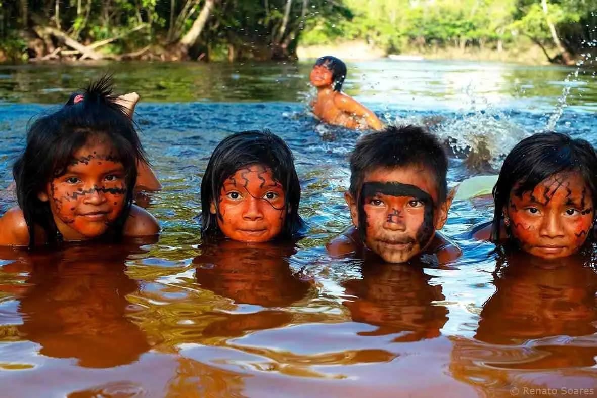Eduardo El Kobbi traz para sua galeria exposição que retratam a riqueza dos povos originários do Brasil pelas lentes do fotógrafo e indigenista Renato Soares