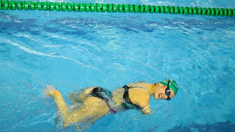 Larissa Rodrigues participa de Open de Natação Paralímpica, em São Paulo