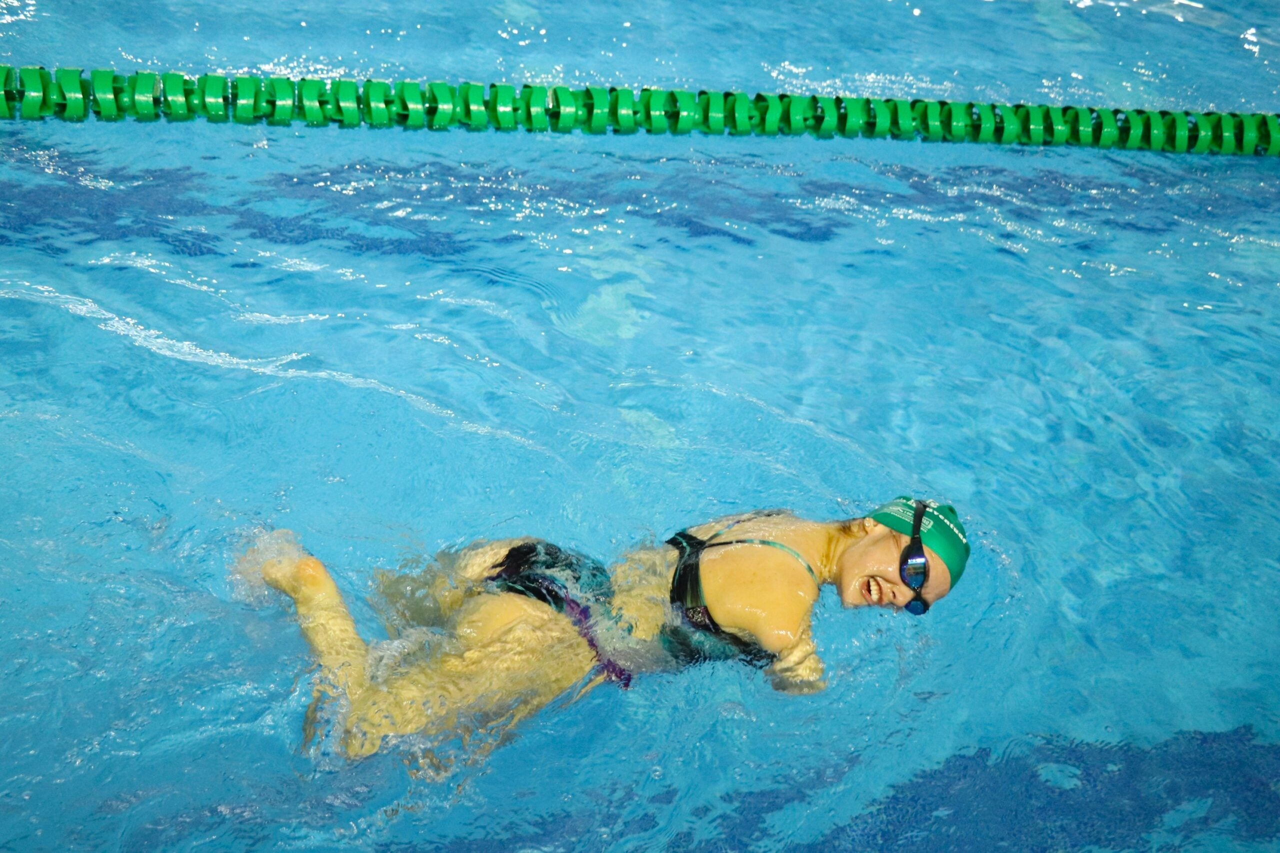 Larissa Rodrigues participa de Open de Natação Paralímpica, em São Paulo