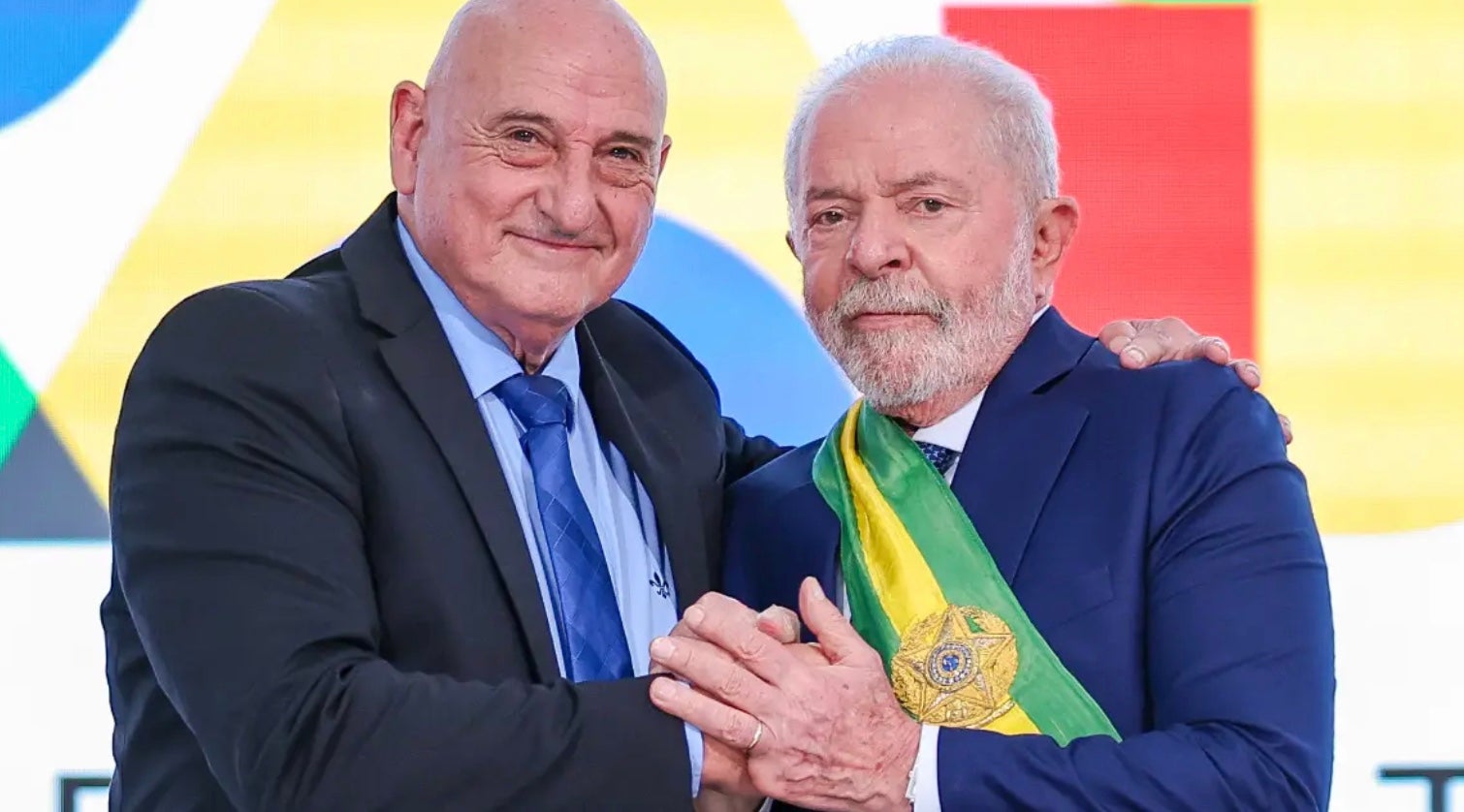 Ministro deixa governo Lula após imagens de vandalismo no Planalto em 8 de janeiro