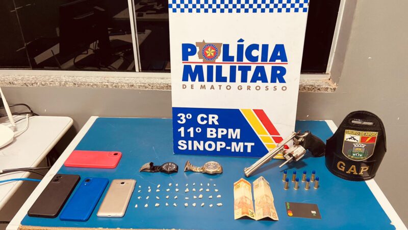 Cinco pessoas são presas pela Polícia Militar por porte ilegal de arma e tráfico