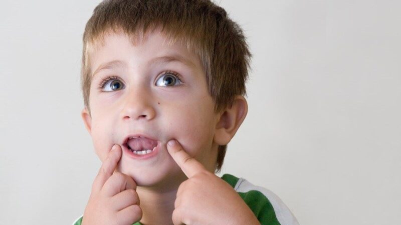 Dia Mundial do Autismo: especialistas alertam sobre a importância de crianças com dificuldades na comunicação serem avaliadas