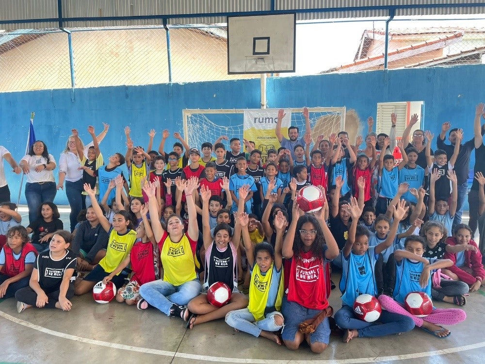 Rumo investe no projeto “Futebol de Rua pela Educação” como meio de transformação social