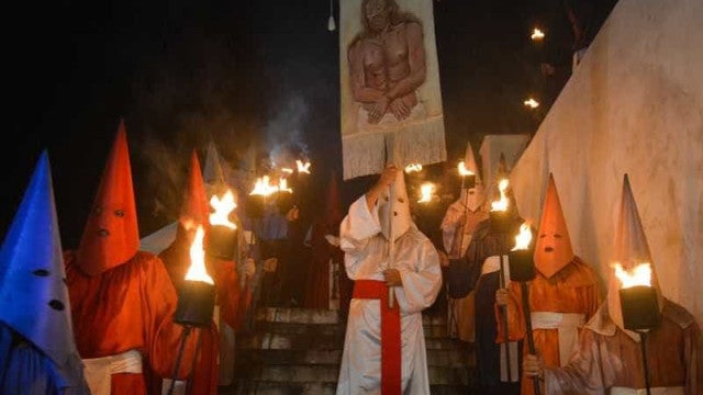 Ouro Preto (MG) faz Procissão do Fogaréu pelo segundo ano consecutivo
