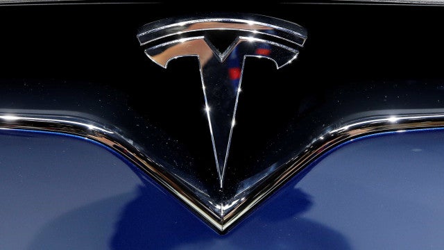 Tesla bate recorde de veículos vendidos no 1º trimestra após cortar preços