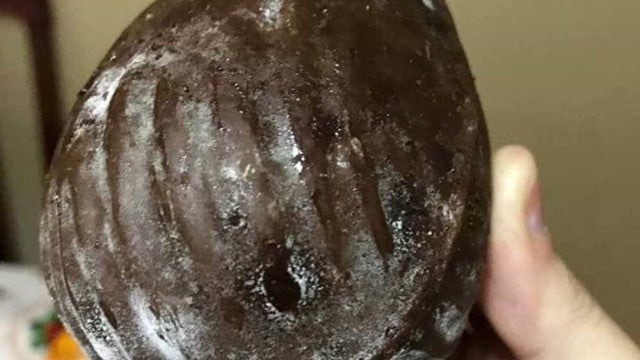 Crianças recebem ovos de Páscoa estragados de prefeitura no RJ