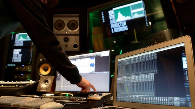 Favela de Vigário Geral terá estúdio para gravação de artistas locais