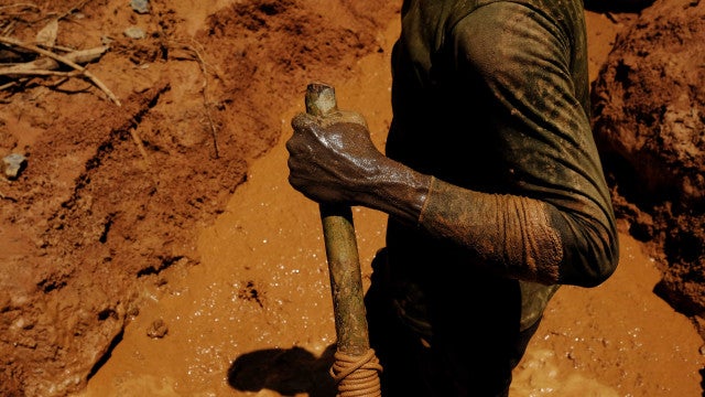 73% da população é contra garimpo em terra indígena, aponta Datafolha