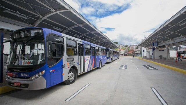Serviços estão 10,3% acima do nível pré-pandemia, mostra IBGE