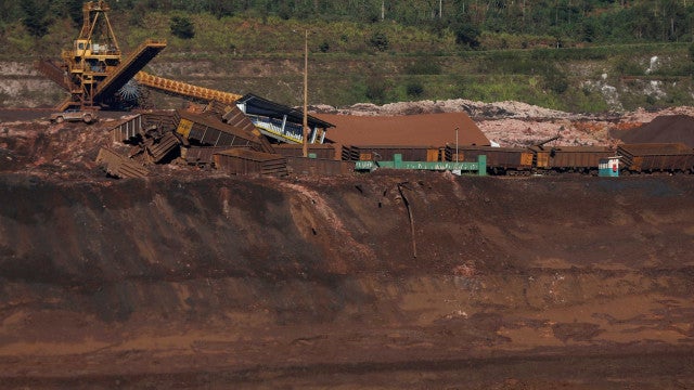 Tragédia em Mariana: 4 famílias recebem chaves de casas reconstruídas 
