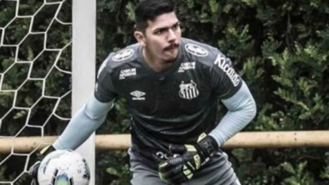 João Paulo diz entender críticas da torcida, mas aponta evolução do Santos
