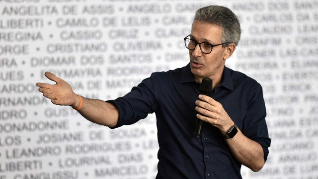 Salário de Zema sobe 258% e vai a R$ 37,5 mil no Governo de Minas