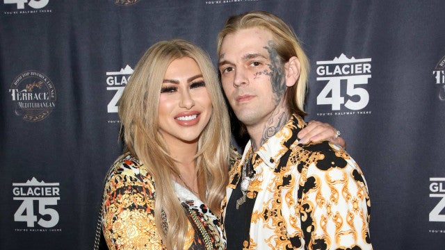 Noiva de Aaron Carter reage após ser revelada causa da morte do cantor