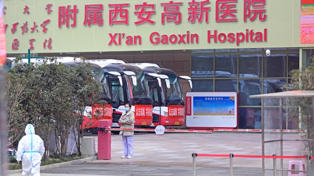 Autoridades de saúde da China atacam OMS e defendem pesquisa sobre origem do vírus da Covid