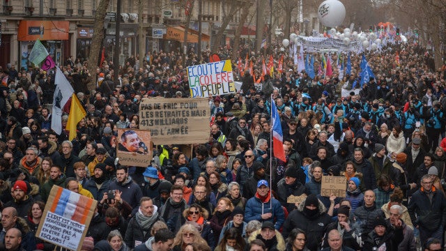 Protestos na França sucedem fracasso em negociações e violência policial crescente