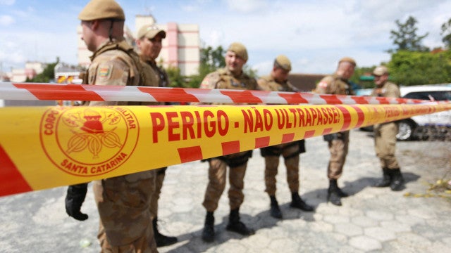 Escola reúne professores para relato sobre ataque em creche; pai de vítima critica exposição