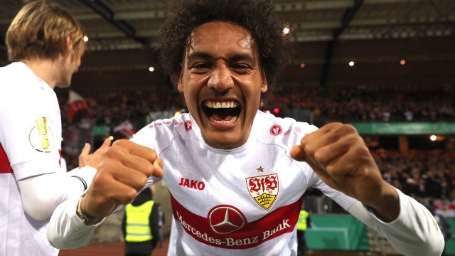 Assustador! Festa do Stuttgart quase coloca (literalmente) estádio abaixo