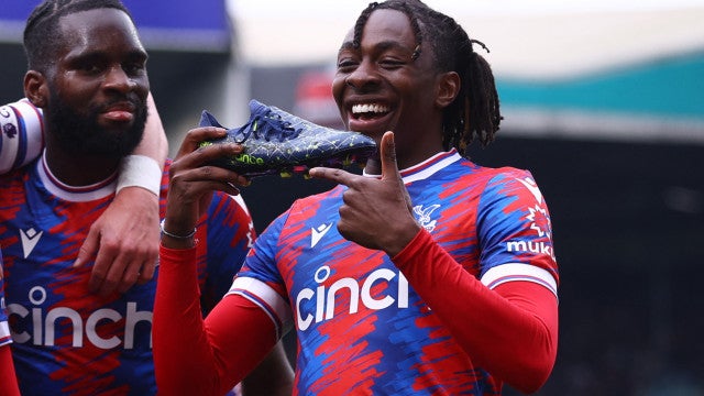 Jogador do Crystal Palace comemora gol de forma inusitada