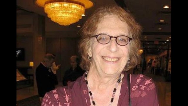 Rachel Pollack, criadora da 1ª super-heroína trans da DC Comics, morre aos 77