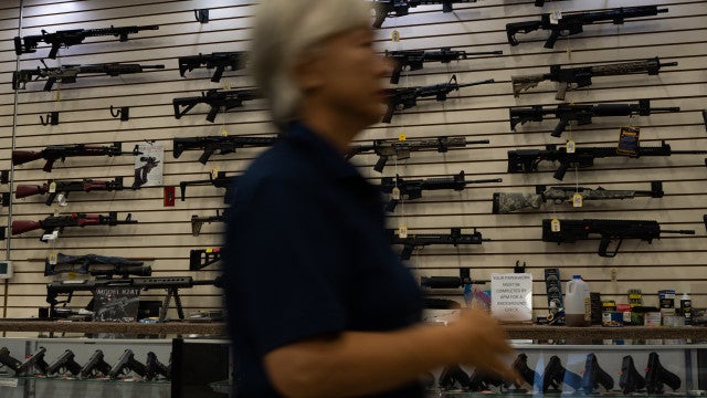 EUA: Armas de fogo já mataram mais de 11.500 pessoas este ano