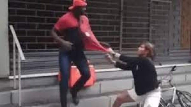 COB desmente mulher que agrediu entregador no Rio: ‘Jamais atuou na entidade’