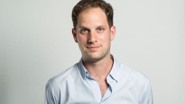 Jornalista detido na Rússia envia carta à família: "tenho esperança"