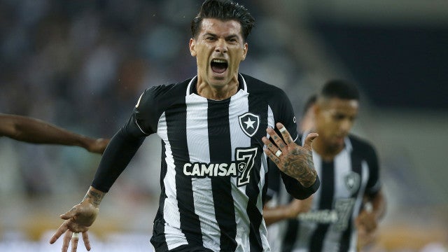 Cuesta renova com o Botafogo até o final de 2024: ‘Fui escolhido e escolhi ficar’