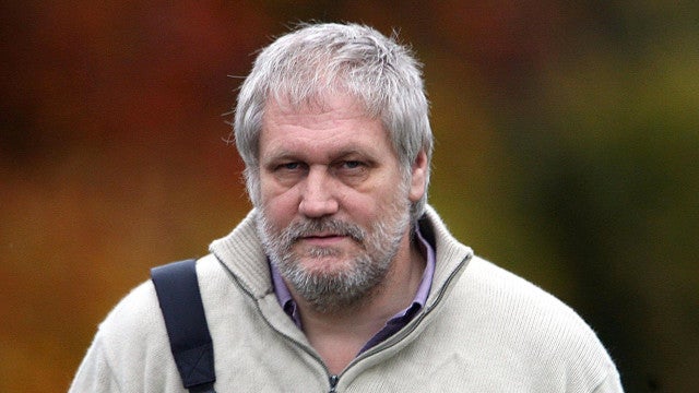 Estuprador ganha 42 milhões de reais na loteria enquanto estava preso