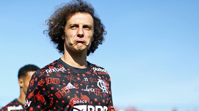 David Luiz envolvido em polêmica com modelo. "Chama o VAR"